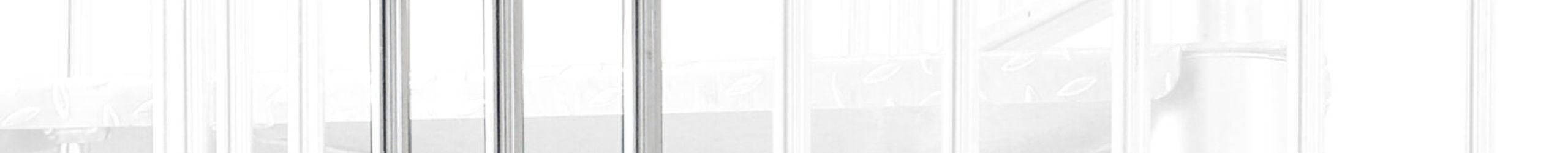 Height extension for the Rondo Zink Smart external staircase made of galvanised steel. A detail of the additional step and the balusters is shown.