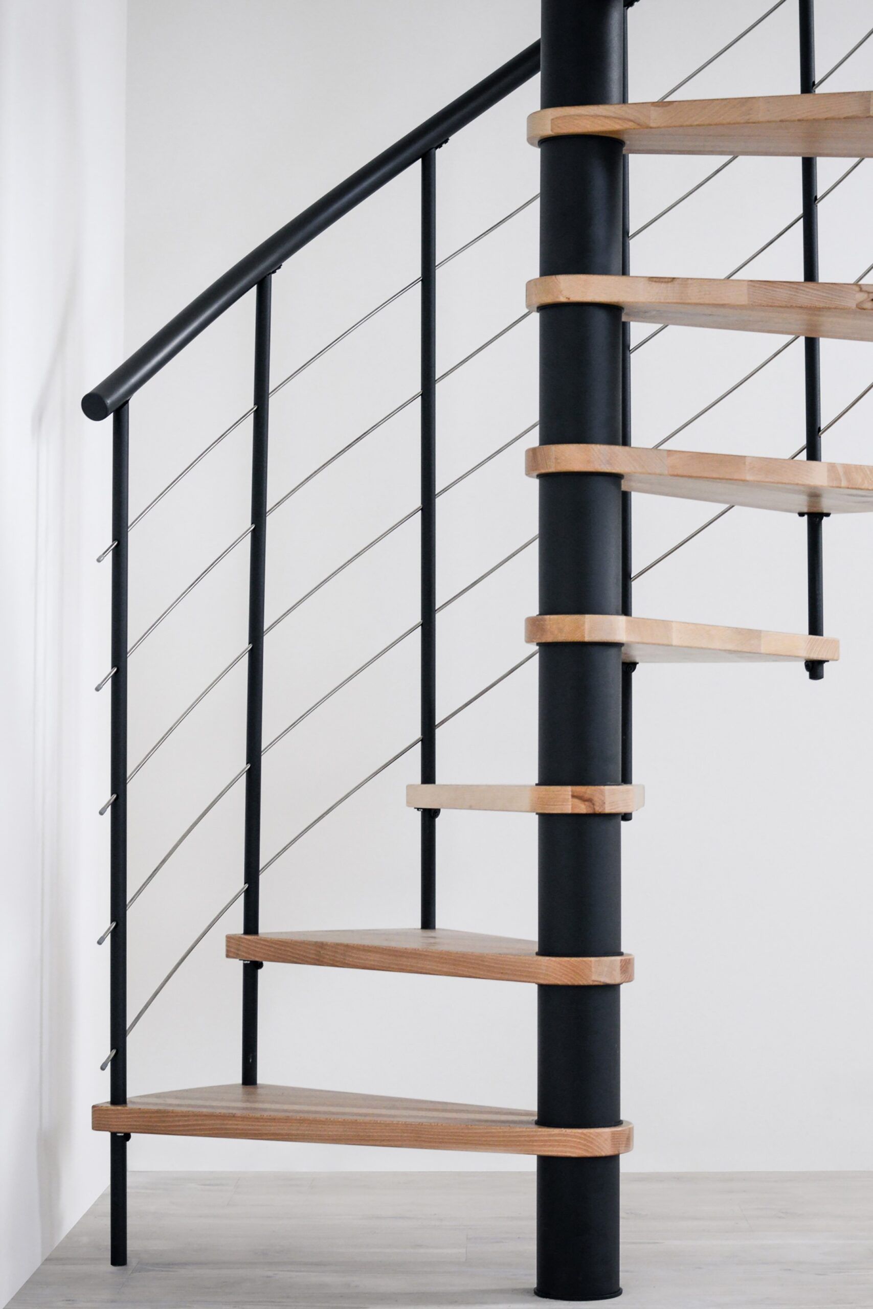 Banister with bottom chords