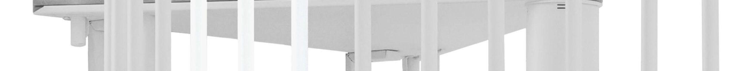 Height extension for the spiral staircase Switch with steps in beech and white metal. A detail of the additional step and the vertical balusters is shown.