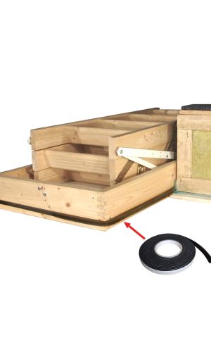 Passive house installation kit “Single” featuring a wooden stair structure and a sealing tape for energy-efficient sealing between ceiling and casing.