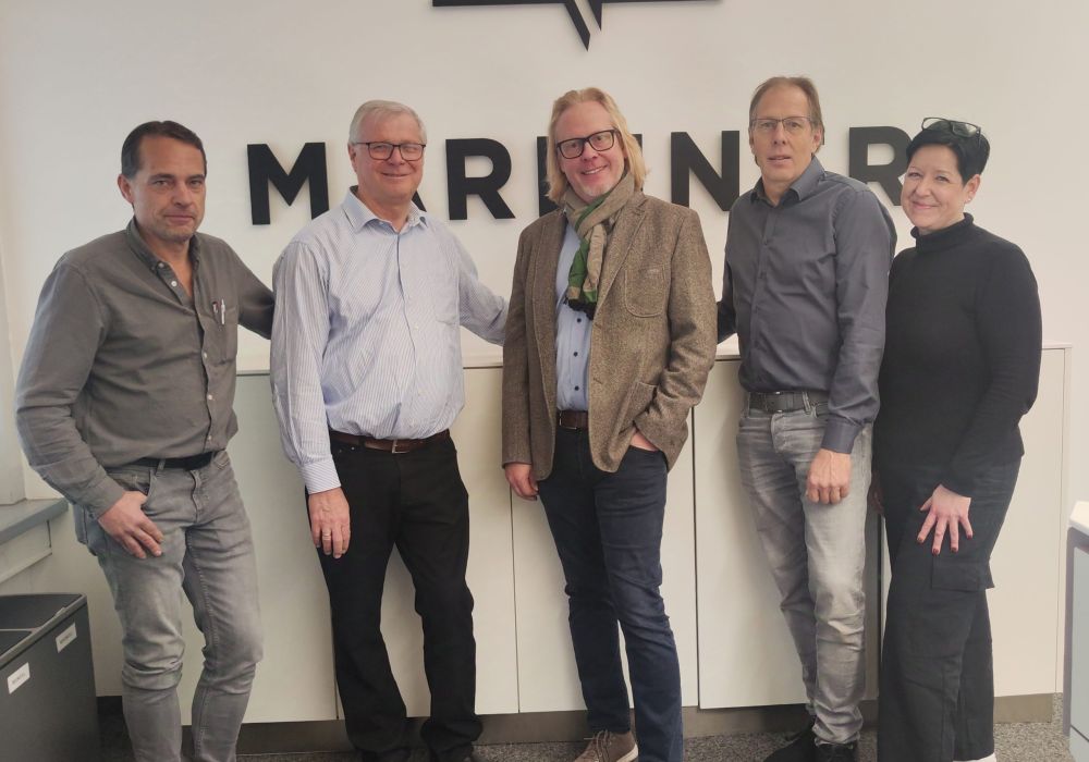 Five people standing in front of the Mareiner logo: Gerhard Bradatsch, Ernst Janner, Martin Breitenberger, Rupert Plewa and Martina Dunst