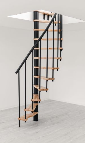 Die Spindeltreppe Suono Smart besticht durch ihr platzsparendes Design mit schwarzem Mittelrohr, schwarzen Geländerstäben und hellen Holzstufen – ideal für minimalistische Wohnräume.