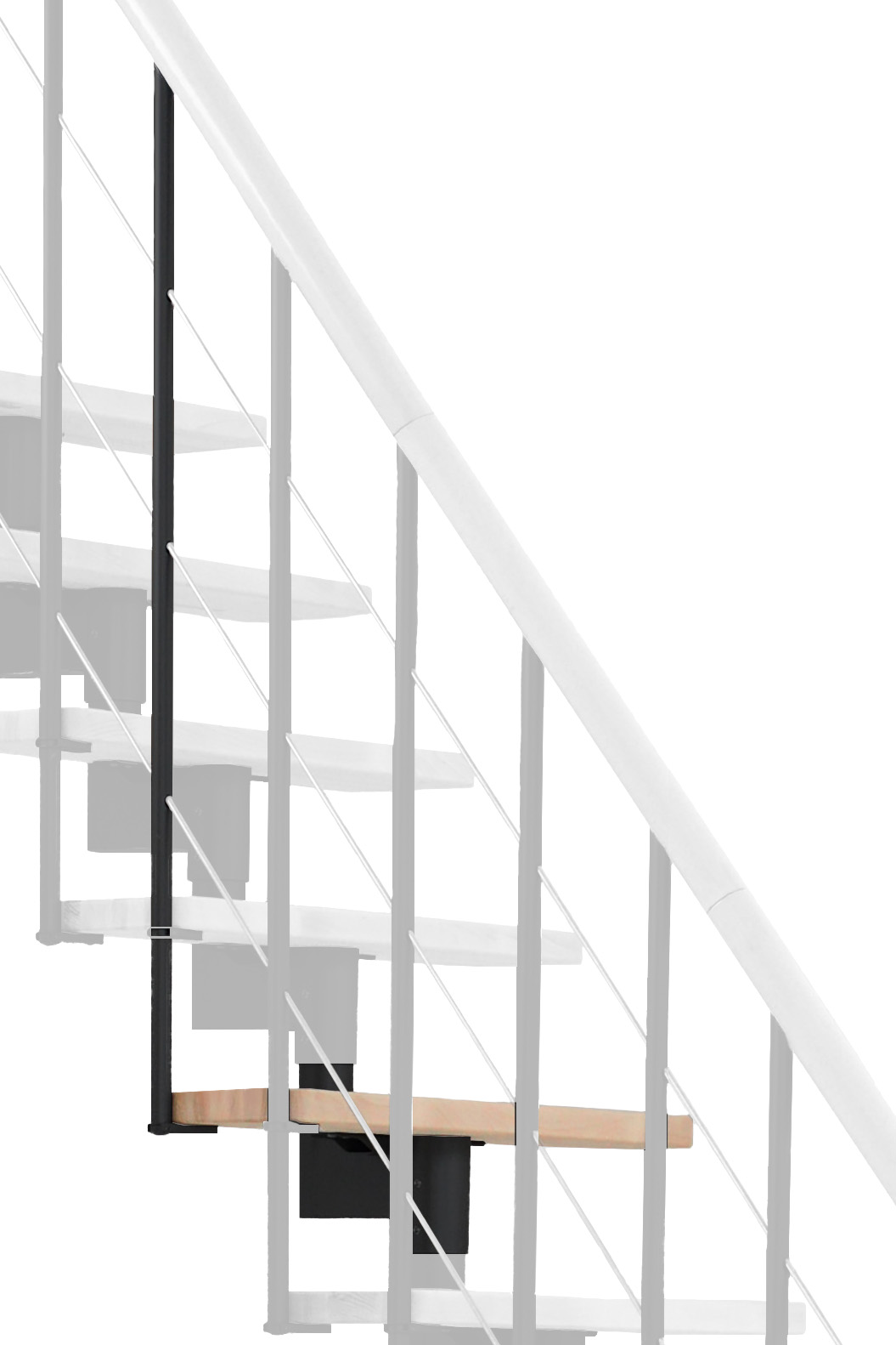 Höhenerweiterung für die Treppen Style und Style Turn mit Buche-Stufen und schwarzem Metall. Gezeigt wird ein Detail der Zusatzstufe, der Geländerstäbe und des Handlaufs.
