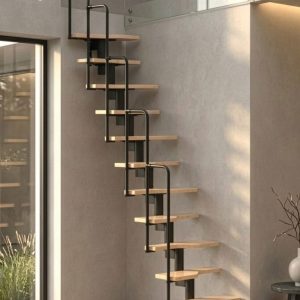 Moderne Minka Twister Raumspartreppe mit Massivholzstufen aus Buche, schwarzer Stahlkonstruktion und kompakter Bauweise für stilvolle Wohnräume.